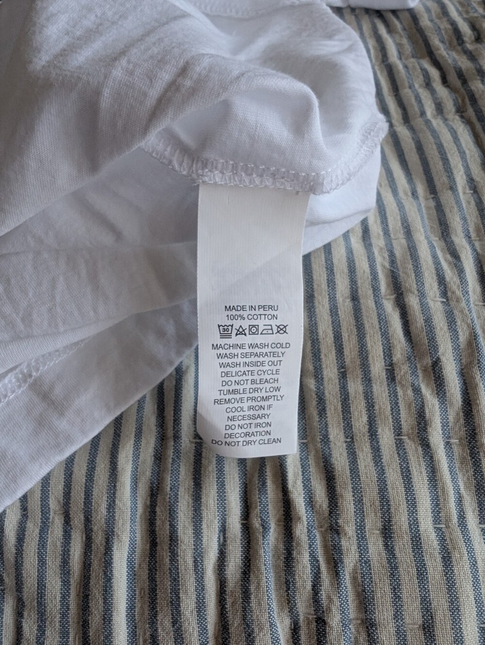 Kate Spade White With Tassels Scarf Print Tee Shirt Size XL - Picture 4 of 5
